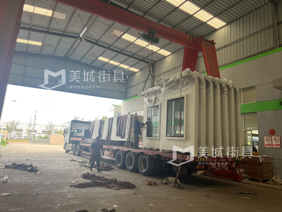 江蘇美城街具為新疆定制公交站臺(tái)第三批批發(fā)貨案例